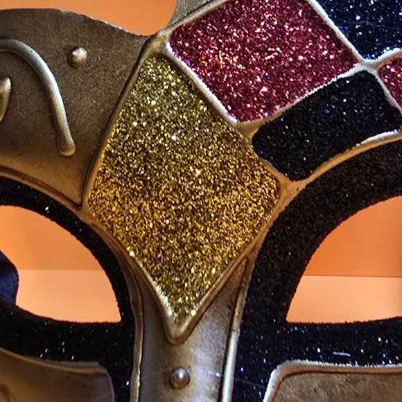 The Checkered Phantom Gold or Silver - Picture 5 of 12